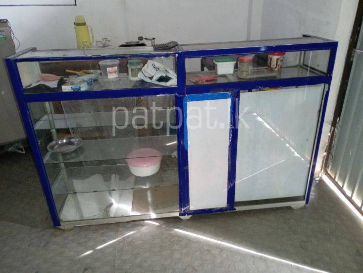 Show Case And Accessory Board