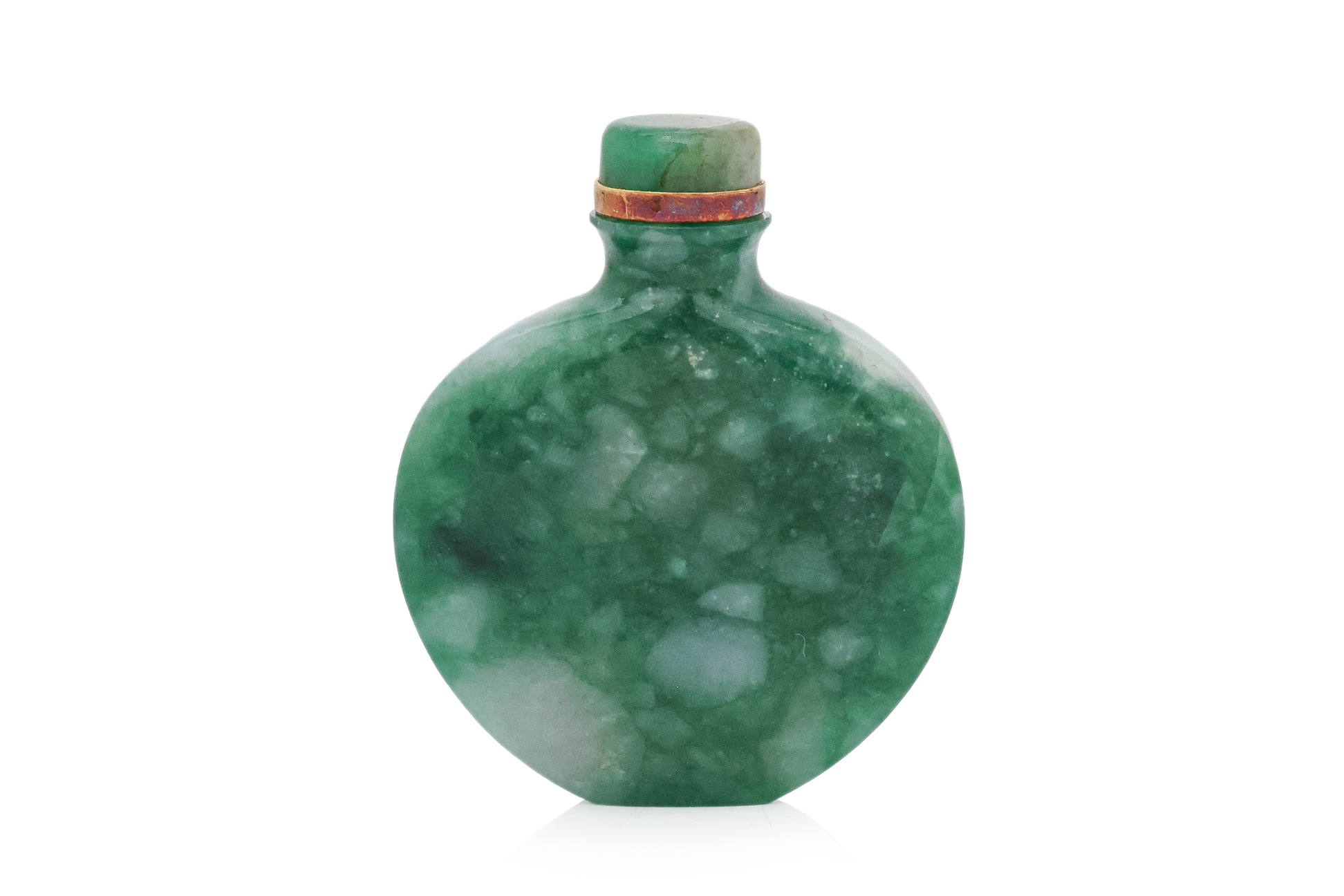 A JADE AND GOLD SNUFF BOTTLE