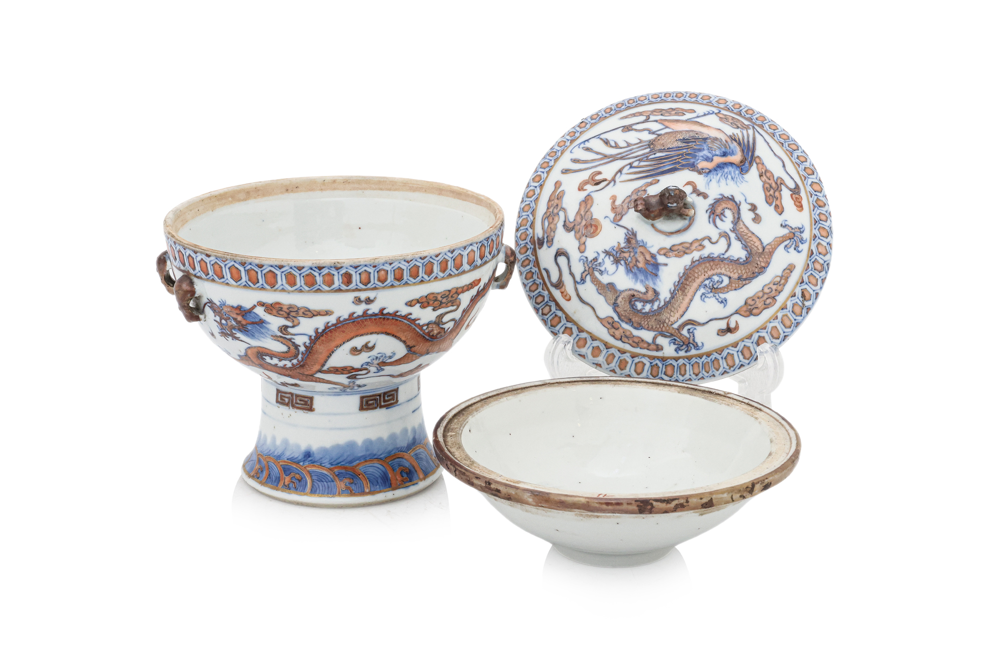 AN IRON-RED AND BLUE UNDERGLAZE PEDESTAL BOWL WITH INSERT AND COVER
