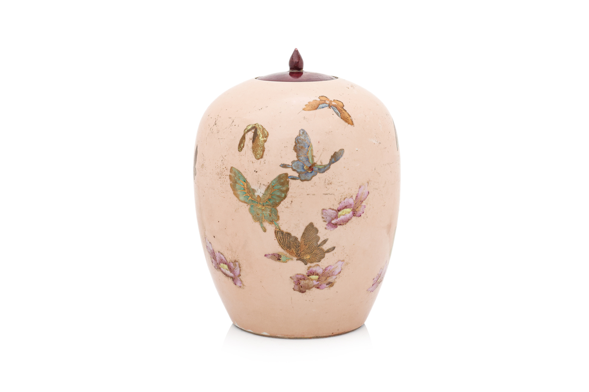 A PEACH-GROUND BUTTERFLY DECORATED OVOID JAR