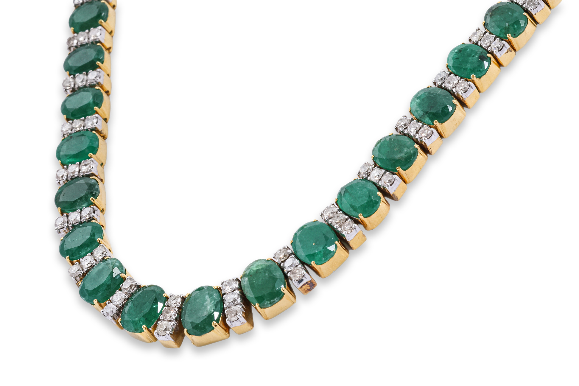 AN EMERALD AND DIAMOND NECKLACE