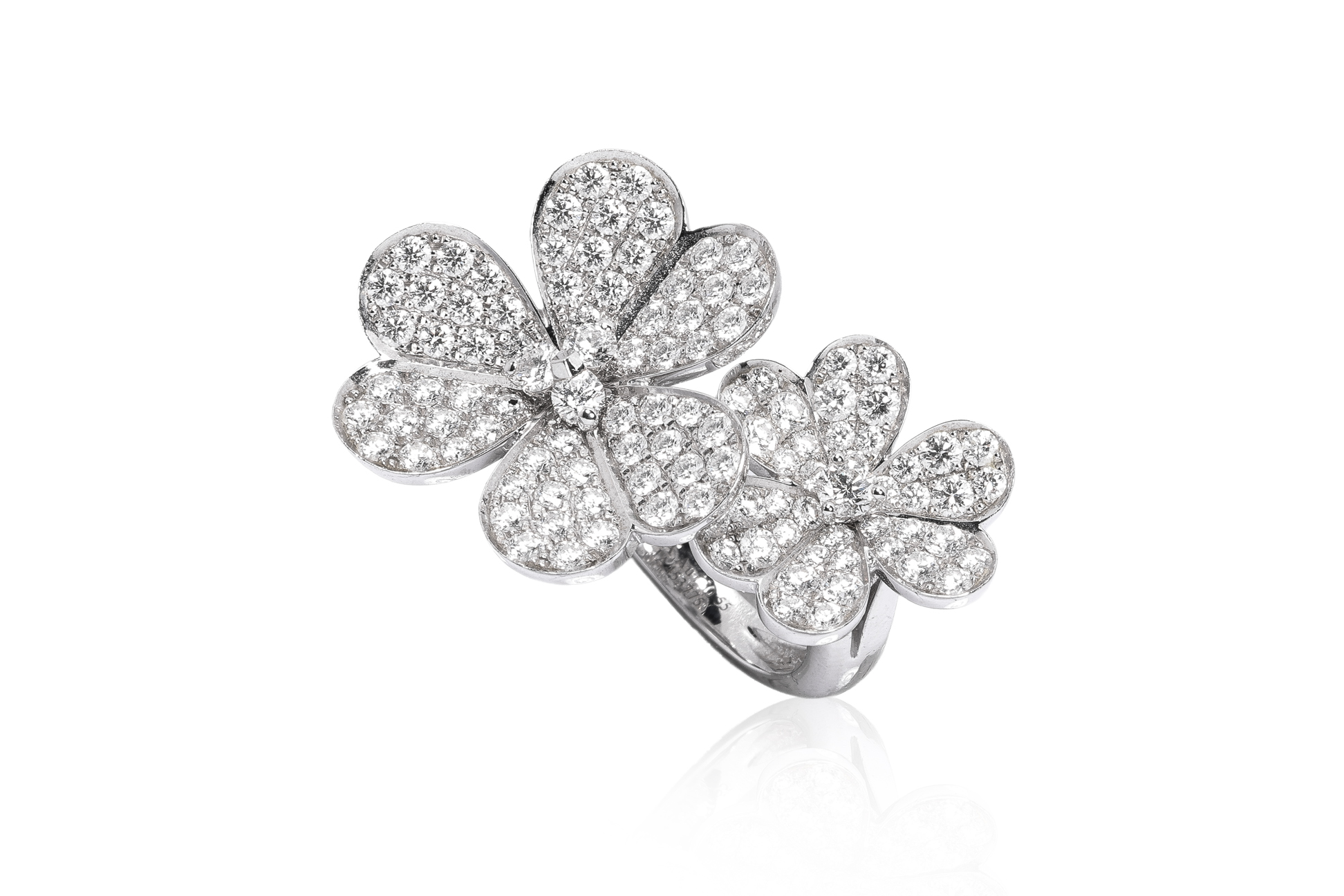 VAN CLEEF & ARPELS 'FRIVOLE' DIAMOND BETWEEN THE FINGER RING