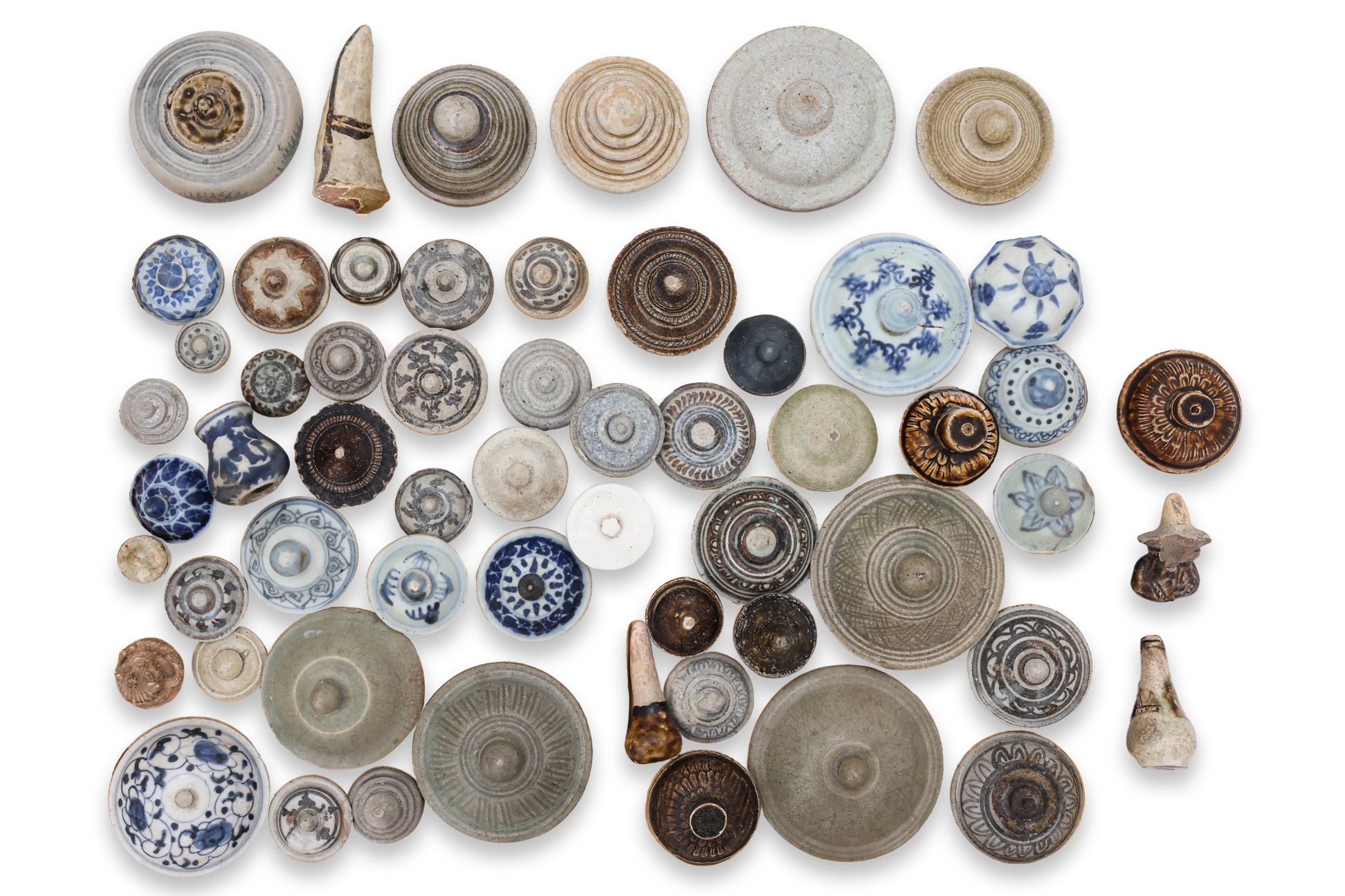 A LARGE GROUP OF SOUTH EAST ASIAN AND CHINESE EXPORT CERAMIC COVERS