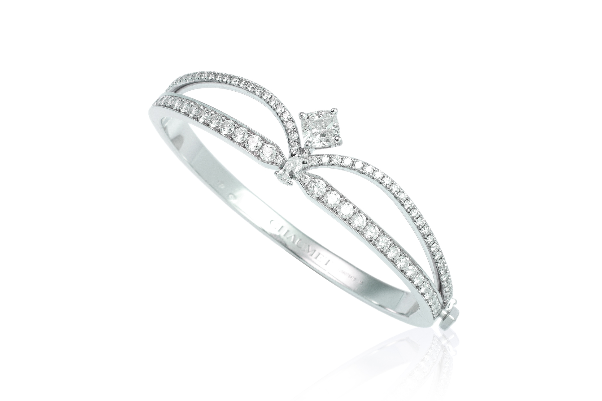 CHAUMET 'JOSÉPHINE ECLAT FLORAL' DIAMOND BANGLE