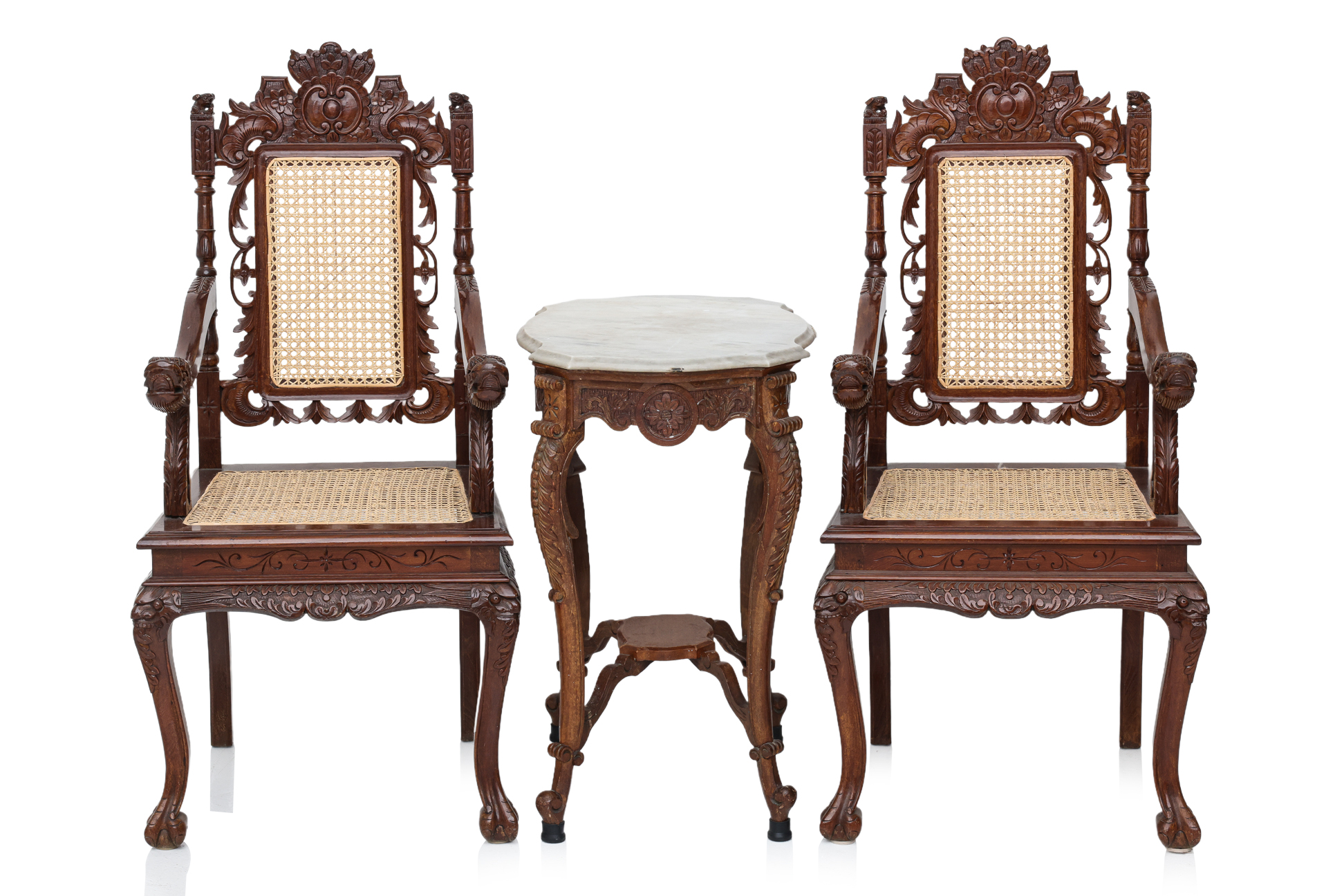 A PAIR OF TEAK ARMCHAIRS AND A MARBLE-TOP SIDE TABLE