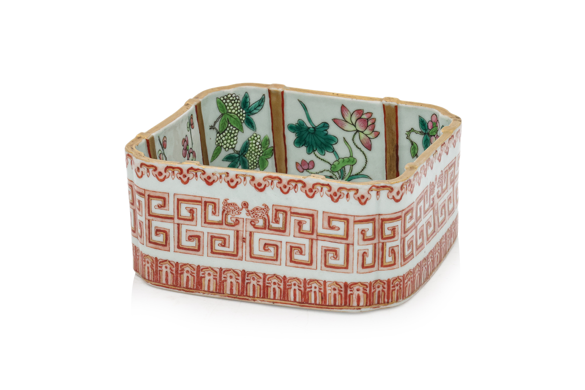 A FAMILLE ROSE HAND BASIN