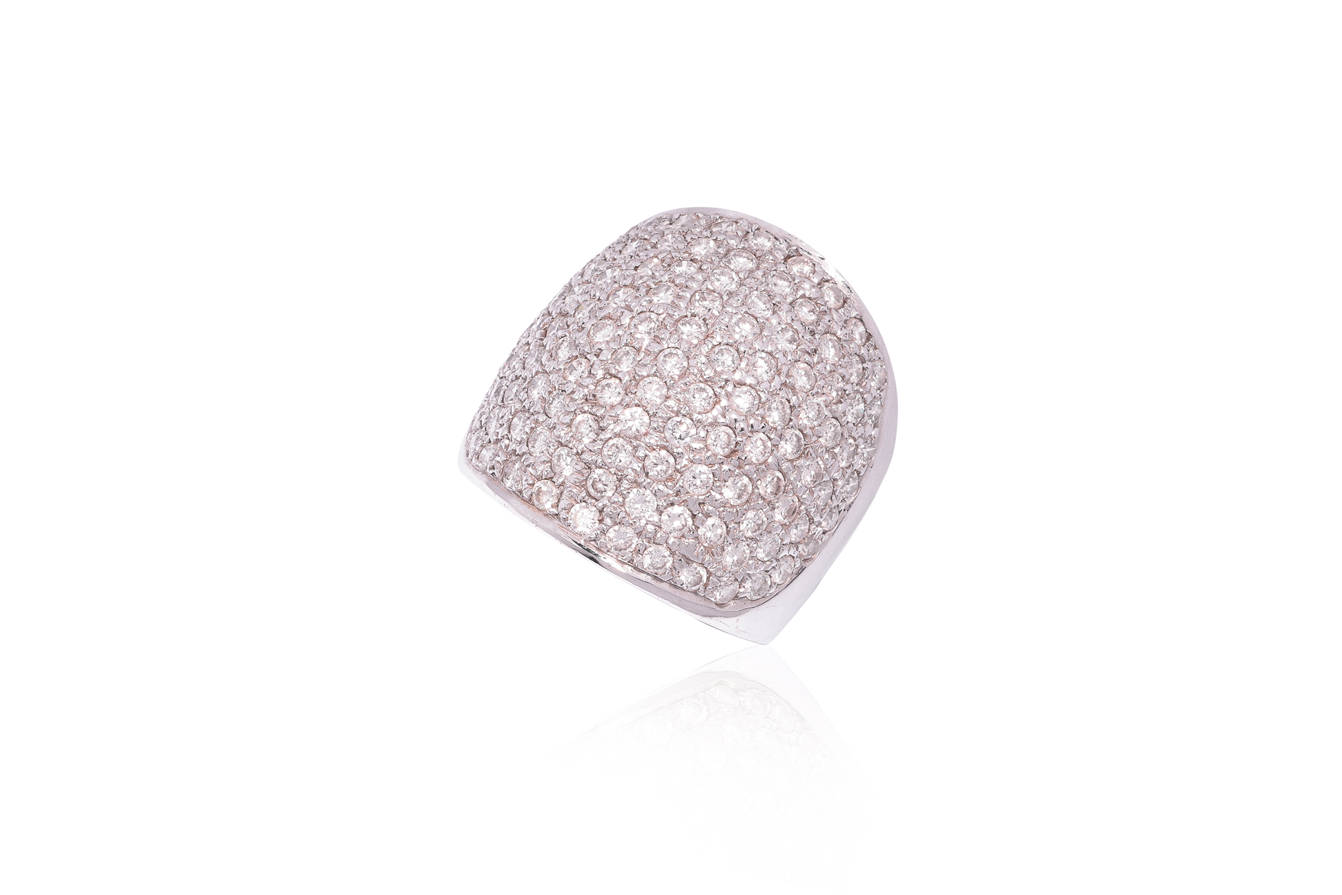 A DIAMOND 'PAVE' RING