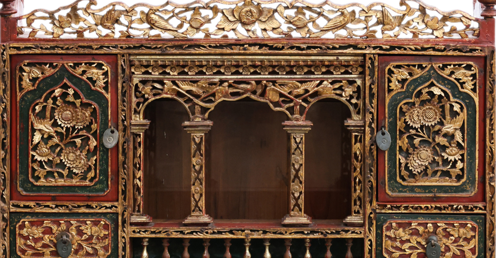 PERANAKAN & ASSOCIATED WORKS OF ART
