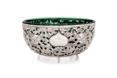 LOT 19  A LARGE CHINESE EXPORT SILVER DRAGON BOWL.jpg