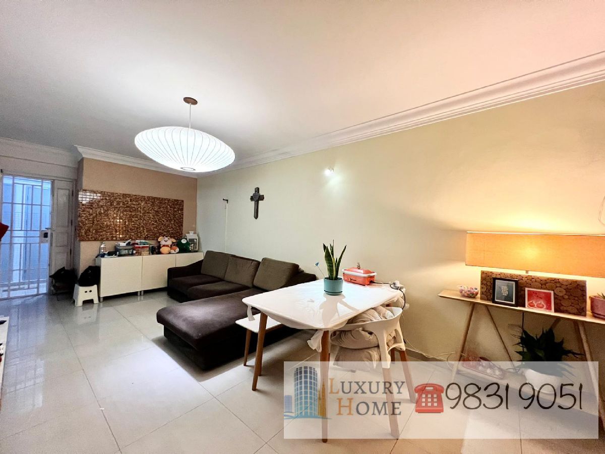 49 strathmore avenue HDB Apartment For Sale, 900,000, 3 Bed 2 Bath 968