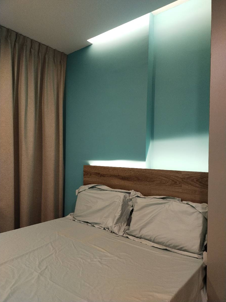 463 Crawford Lane HDB Apartment For Rent, 1,7501 Bath 215 sqft 8.14 psf