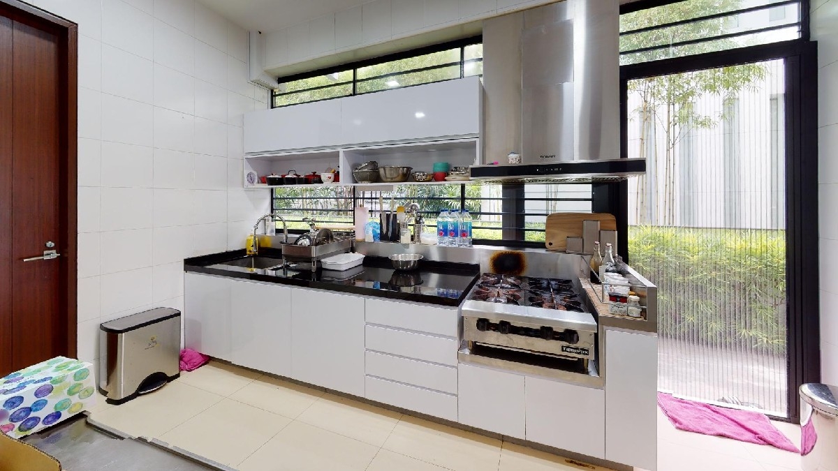 77 Ocean Drive Bungalow House For Sale, 36,800,000, 7 Bed 6 Bath