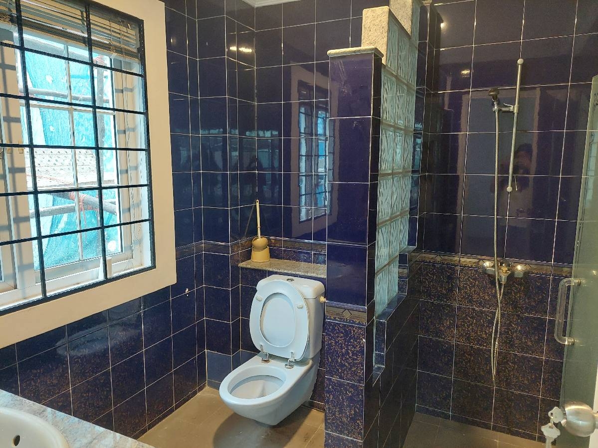 Buckley Rd Detached House For Rent, 19,000, 4 Bed 5 Bath 5,000 sqft 3