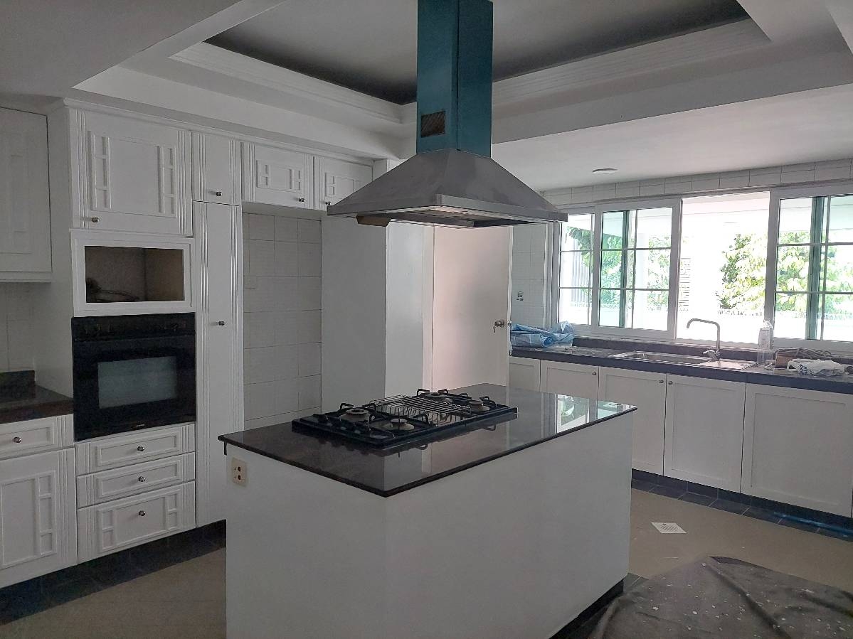 Buckley Rd Detached House For Rent, 19,000, 4 Bed 5 Bath 5,000 sqft 3