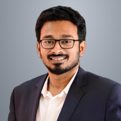 Headshot: Vamshi Velmajala