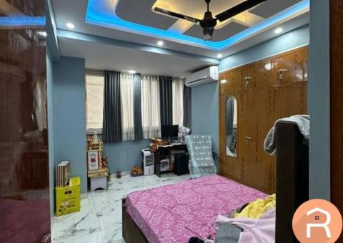 3 BEDROOM 3 BATHROOM IN KAILASH APARTMENT SECTOR 4