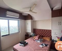 Single Occupancy Room Available For Male in 3 BHK Flat