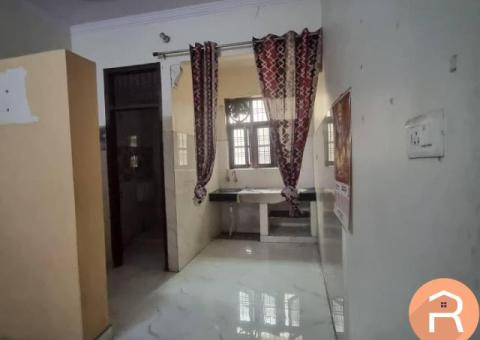 1BHK + Store Room Semi Furnished Flat for Rent in Hazratganj