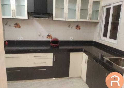 Female flatmate required in 3bhk Gokhale Vihar