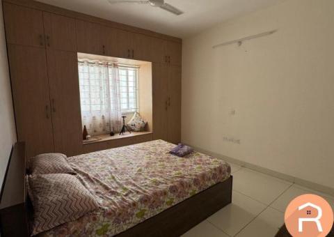 Room Available in Spacious 3BHK in Kondapur