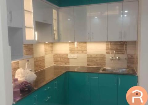 2 BHK Furnished Flat on Rent in Society Amarpali