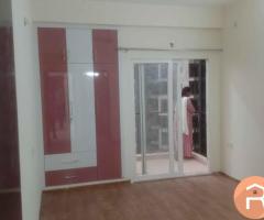 2 BHK Furnished Flat on Rent in Society Amarpali