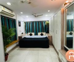 Fully Furnished 3BHK located in Lokhandwala Market, Andheri