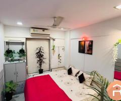 Fully Furnished 3BHK located in Lokhandwala Market, Andheri