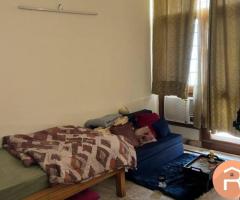 3 BHK, fully furnished available on rent in Dlf Phase II