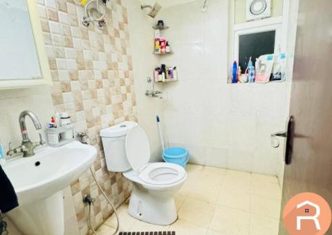 Single occupancy room available in Amarpali Sector 76 Noida