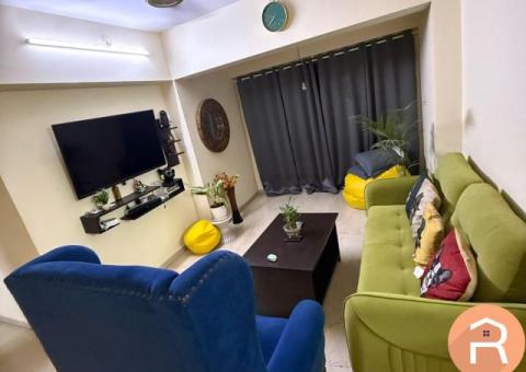 Female flatmate required in 3bhk, Andheri West,Infinity Mall