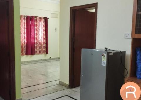 Fully furnished 3 BHK opposite AMB available for rent