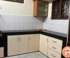 Fully furnished 3 BHK opposite AMB available for rent