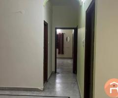 Fully furnished 3 BHK opposite AMB available for rent