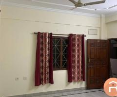 Fully furnished 3 BHK opposite AMB available for rent
