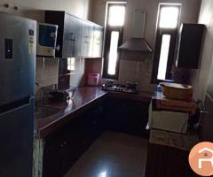 1 Room available in a 3BHK Furnished Flat in Mansarovar - 3