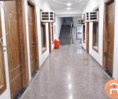 Unisex pg Noida sector 18 - DK STAYS HOME