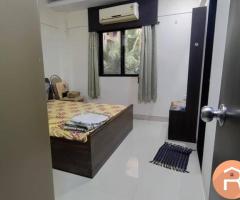 Sharing room for gilrs in Andheri West - 2