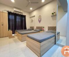 Safe & Comfortable Girls PG in Kandivali East - 2