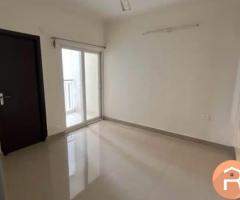 Single Room Available in Shared 3BHK at Amrapali Centurian Park