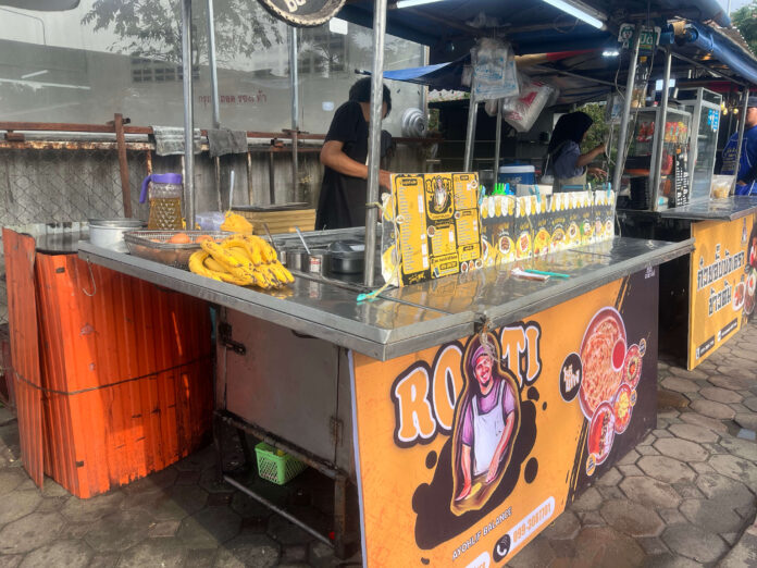 Ayahlif Roti โรตีจิ้มแกง ตลาดเก่า ยะลา ที่คนรักโรตีต้องห้ามพลาด