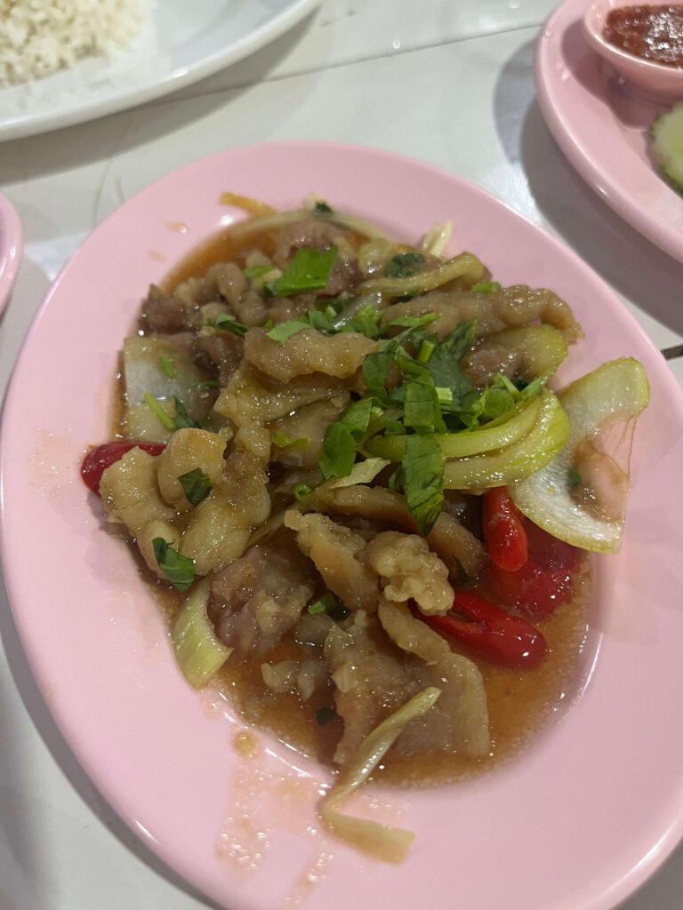 ข้าวต้มกุ๊ย ชาวเล อร่อยเด็ดกับอาหารทะเลสดใหม่ ราคาไม่แพง ในปัตตานี