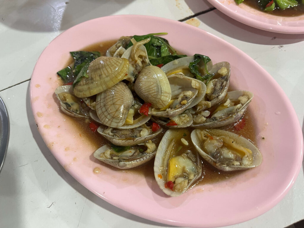 ข้าวต้มกุ๊ย ชาวเล อร่อยเด็ดกับอาหารทะเลสดใหม่ ราคาไม่แพง ในปัตตานี