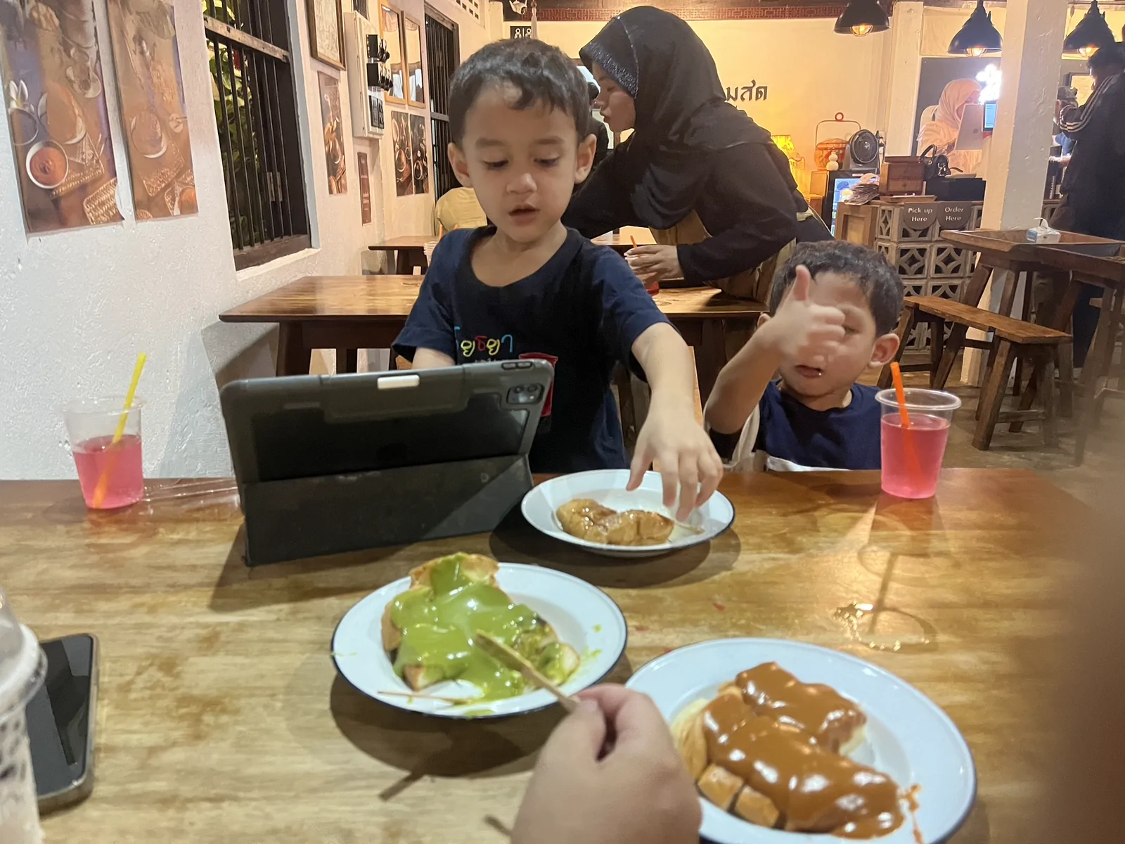 Baan Ko Nom Sod เมืองปัตตานี, ปัตตานี — บรรยากาศร้าน