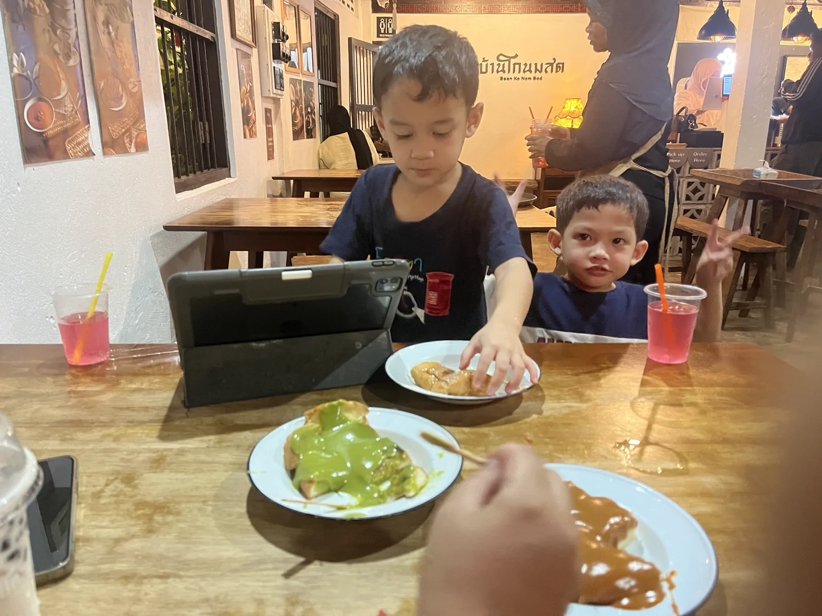 Baan Ko Nom Sod เมืองปัตตานี, ปัตตานี — บรรยากาศร้าน