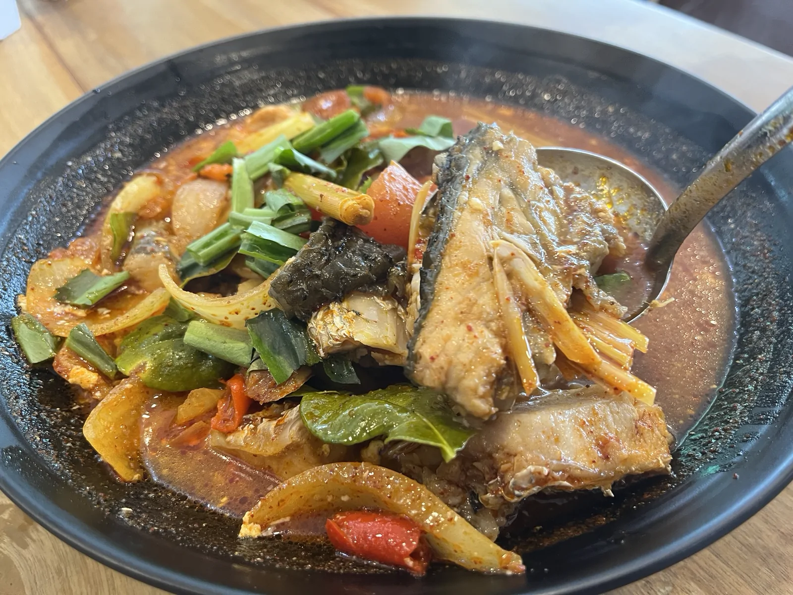 Bang Light Restaurant 2 บางกล่ำ สงขลา — เมนูอื่นในร้าน ยำเนื้อ ปลา 3 รส ต้มยำทะเล