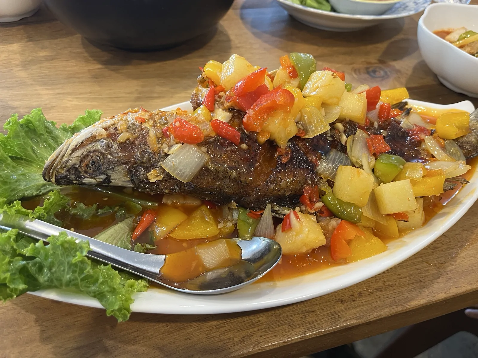 Bang Light Restaurant 2 บางกล่ำ สงขลา — ร้านบังไลท์ สาขา 2 ฮาลาลไหม บรรยากาศเป็นยังไง