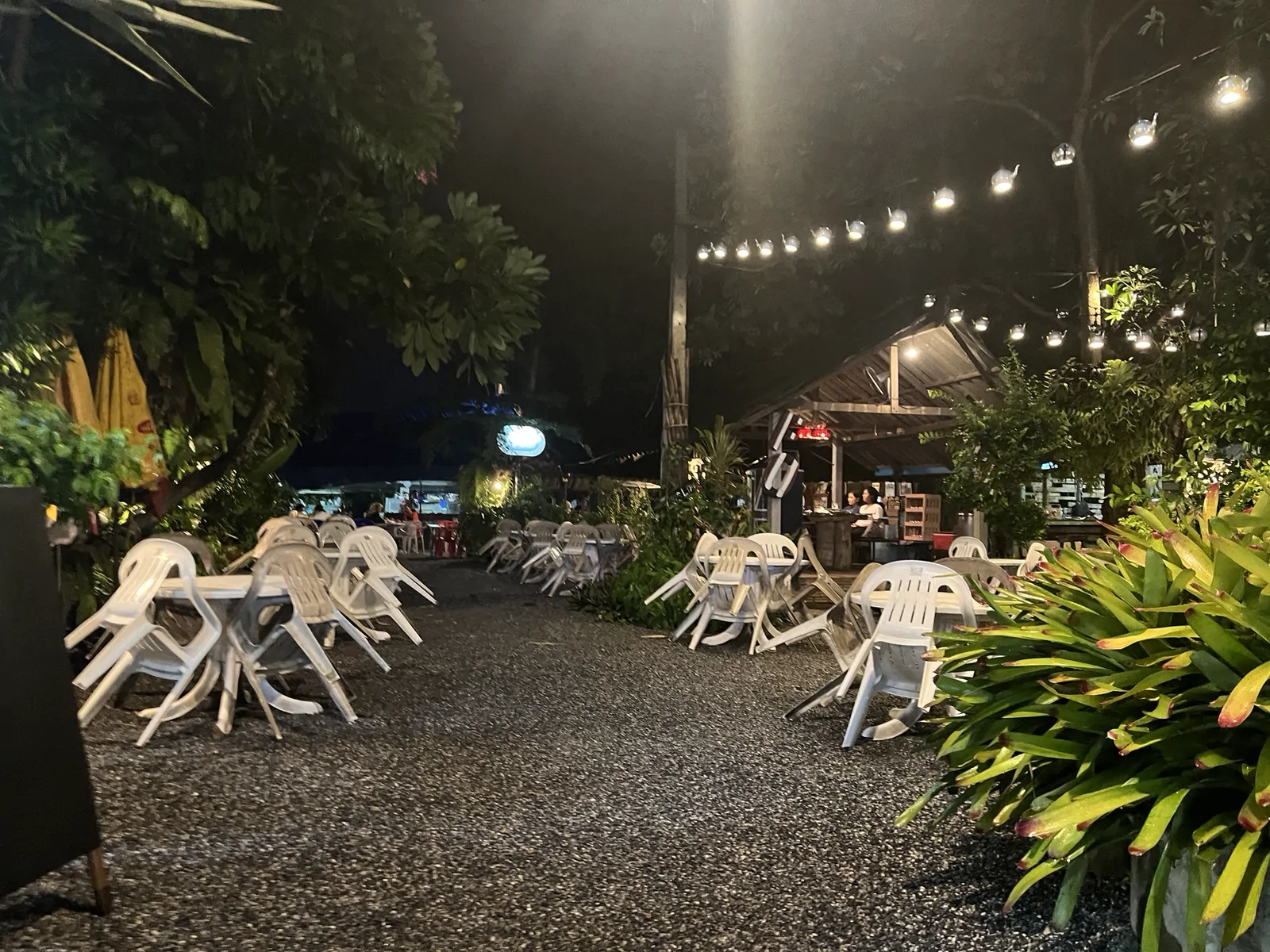Cha-chak forseen หาดใหญ่, สงขลา — บรรยากาศร้าน Forseen เป็นยังไง