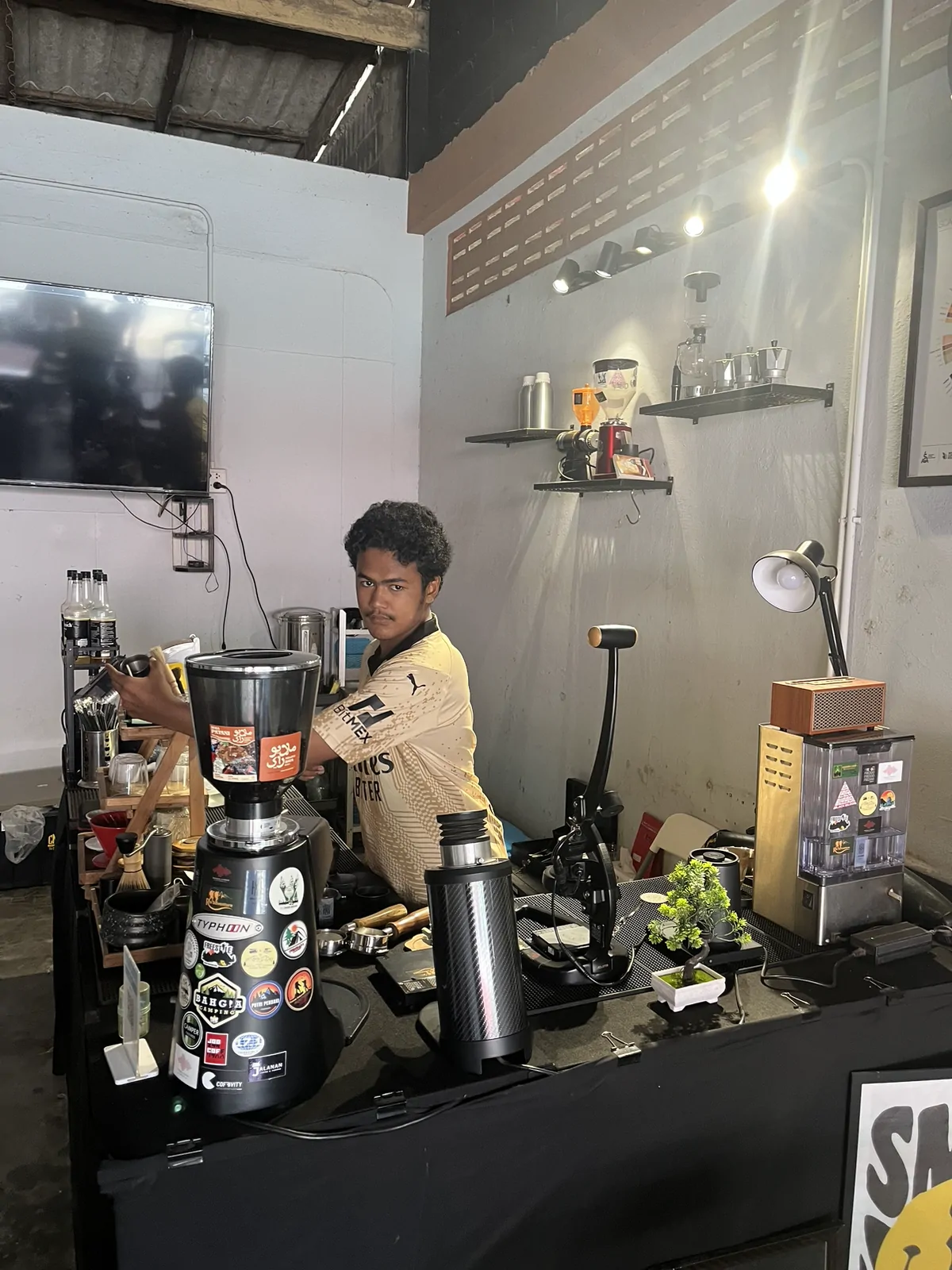 Freddo Coffee ธารโต, ยะลา — บรรยากาศร้าน Freddo Coffee เป็นแบบไหน