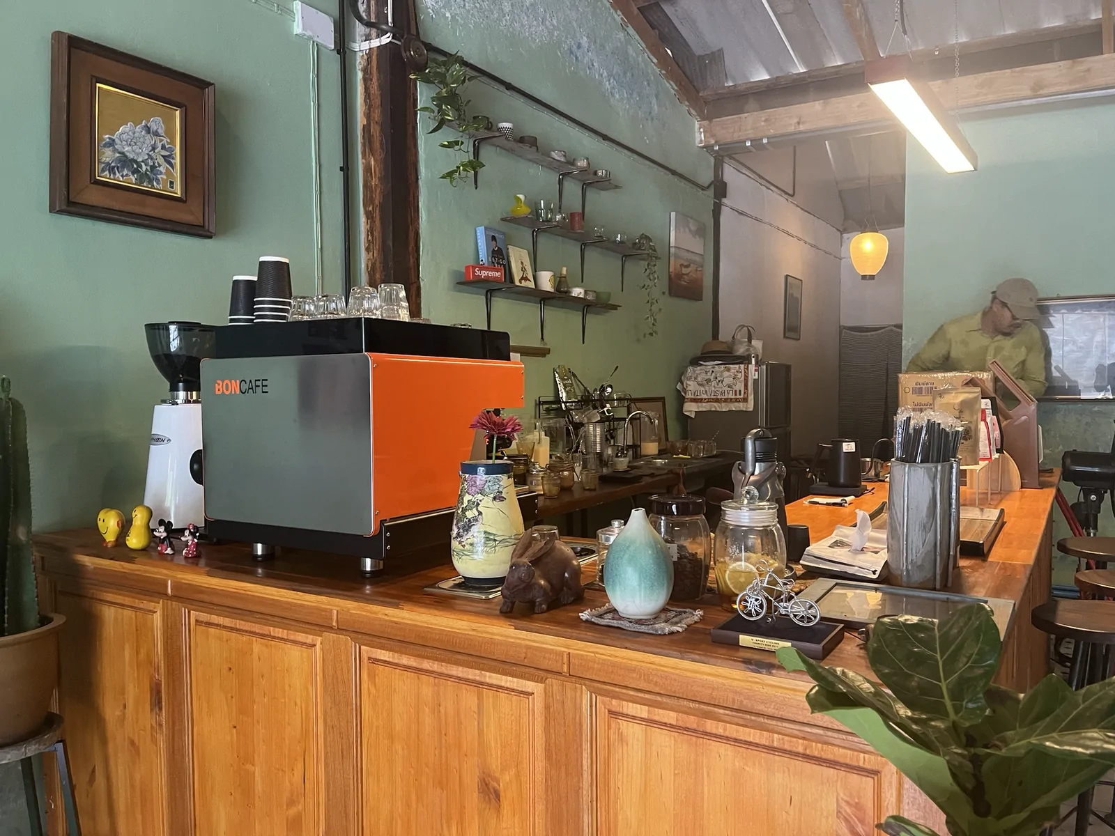 Goats coffee ยี่งอ นราธิวาส — Goats Coffee ที่จอดรถมีไหม